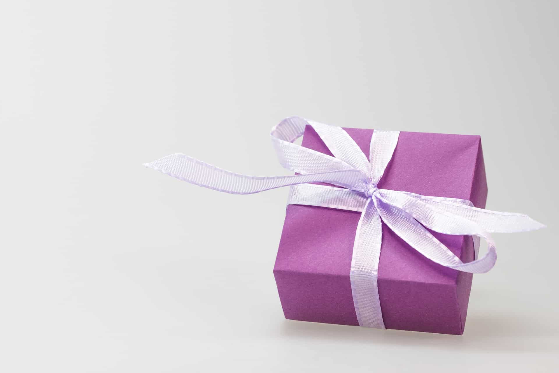 small-cleaning-gift-for-clients