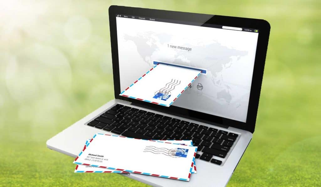 laptop generating mail